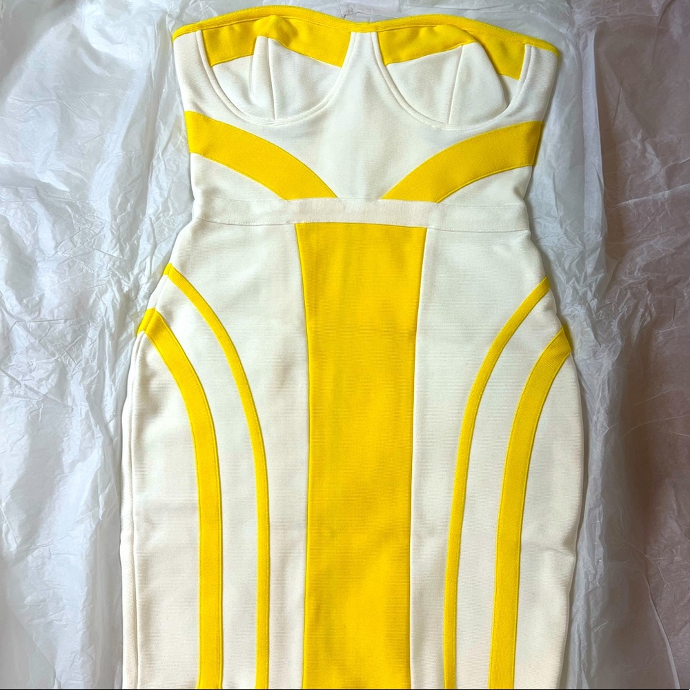 Miss Circle short bandage dress.